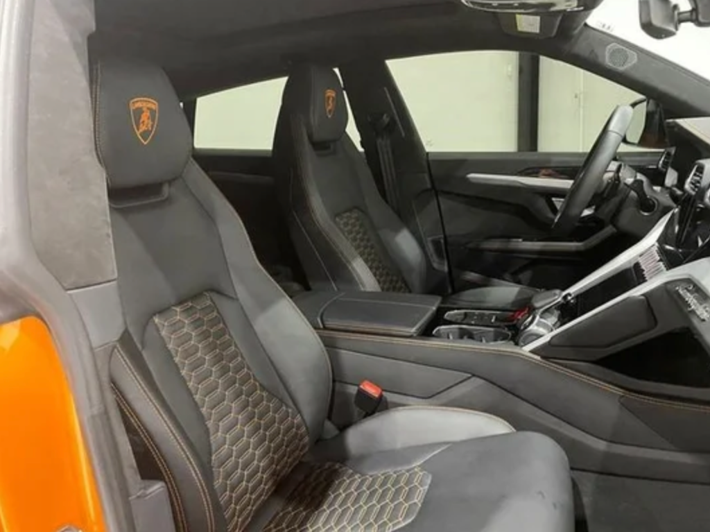 Lamborghini Urus.
