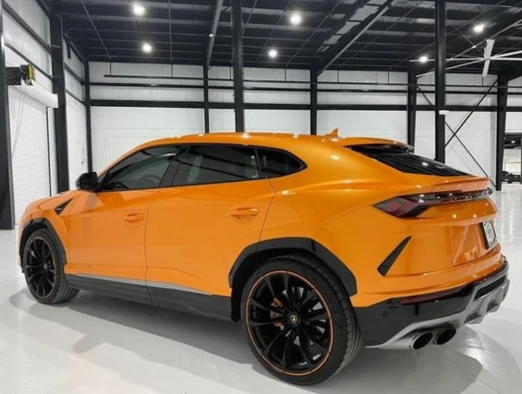Lamborghini Urus.