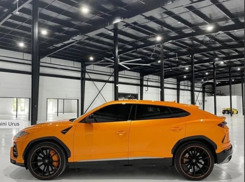 Lamborghini Urus.