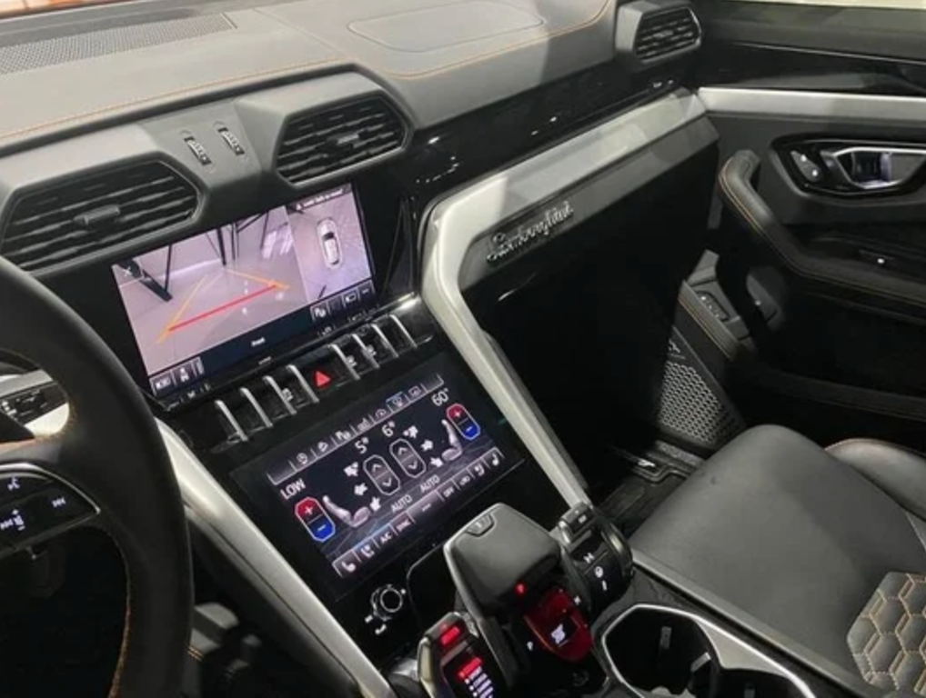 Lamborghini Urus.