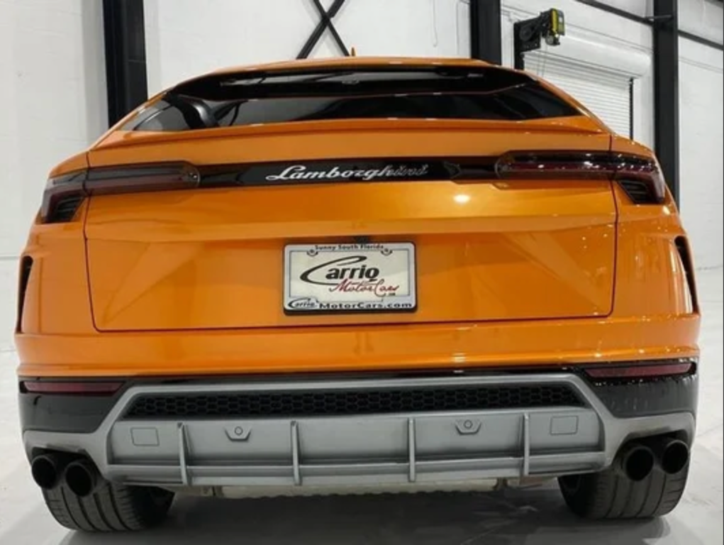 Lamborghini Urus.
