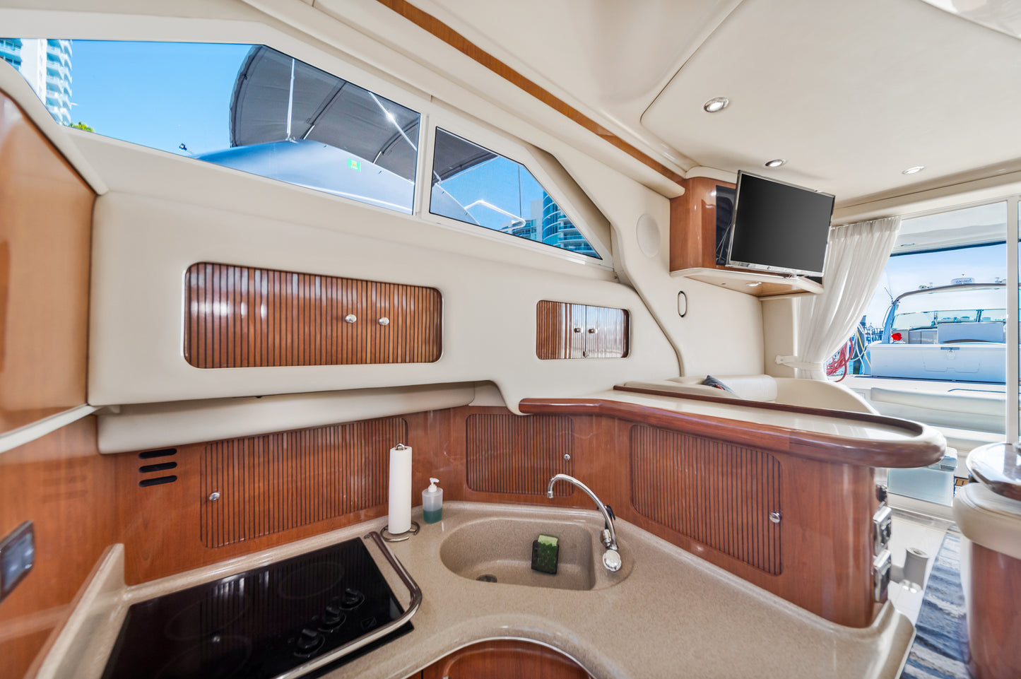 45' Searay Flybridge