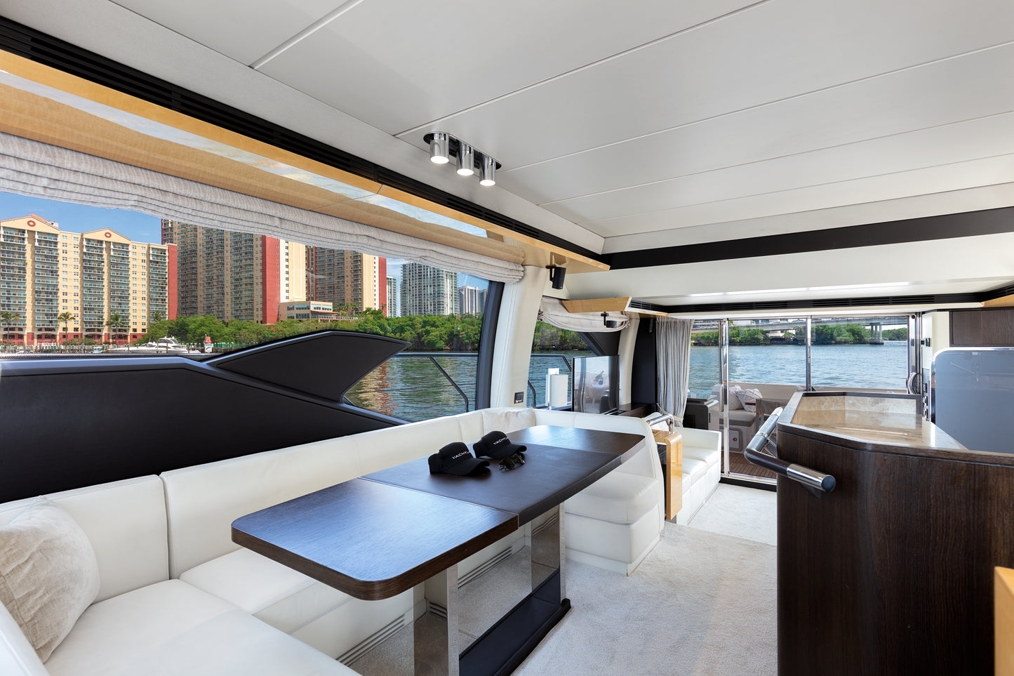 70’ Azimut Flybridge Le Grand Bleu