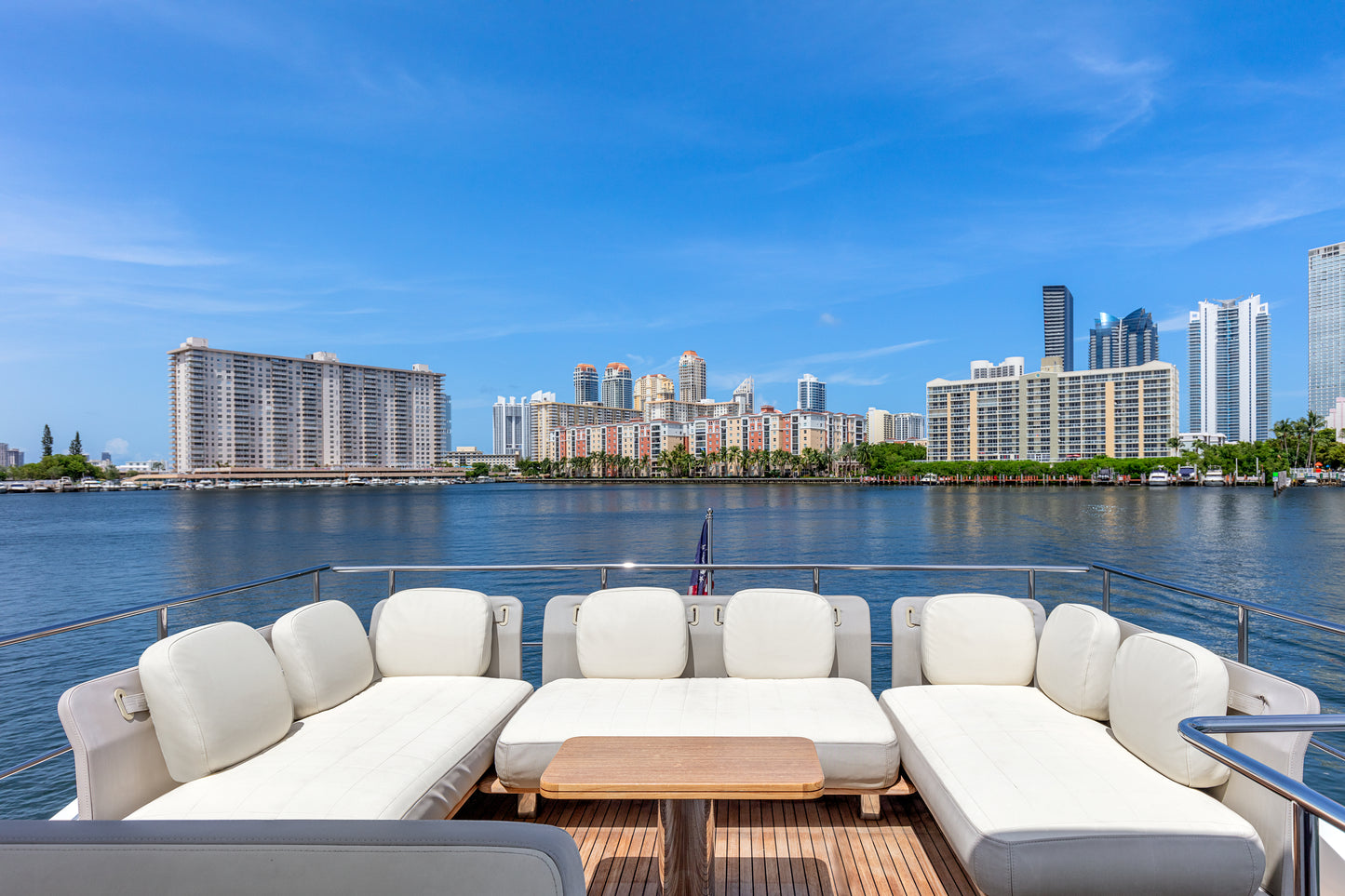 70’ Azimut Flybridge Le Grand Bleu