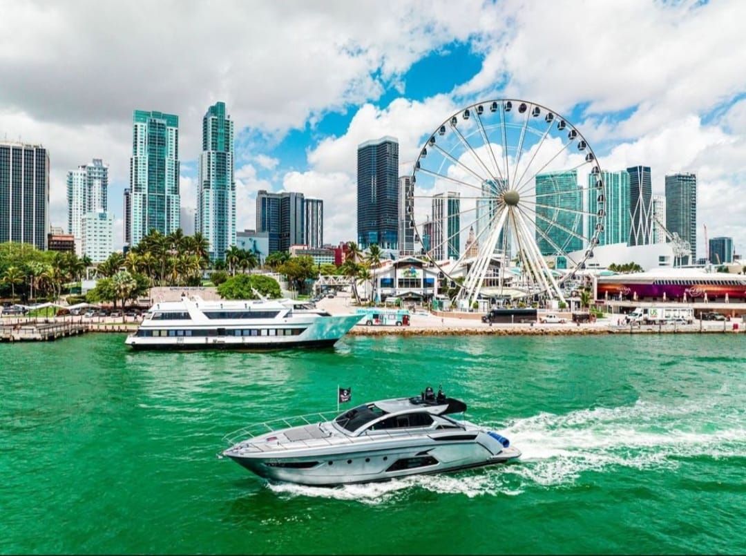 65' Azimut Yacht.