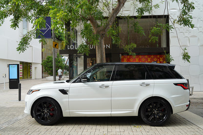 Range Rover Sport.